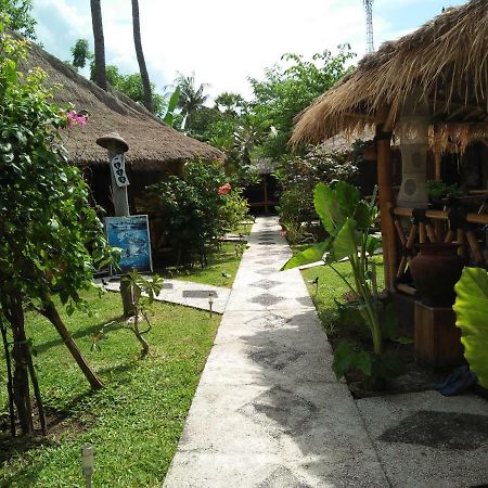 Tua Tua Keladi Bungalows Gili Air Esterno foto