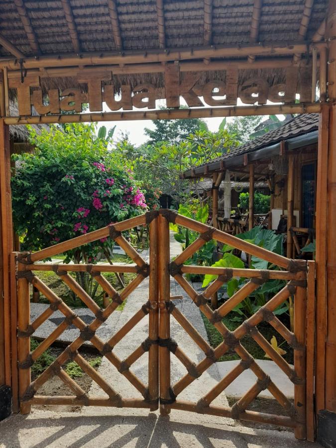 Tua Tua Keladi Bungalows Gili Air Esterno foto