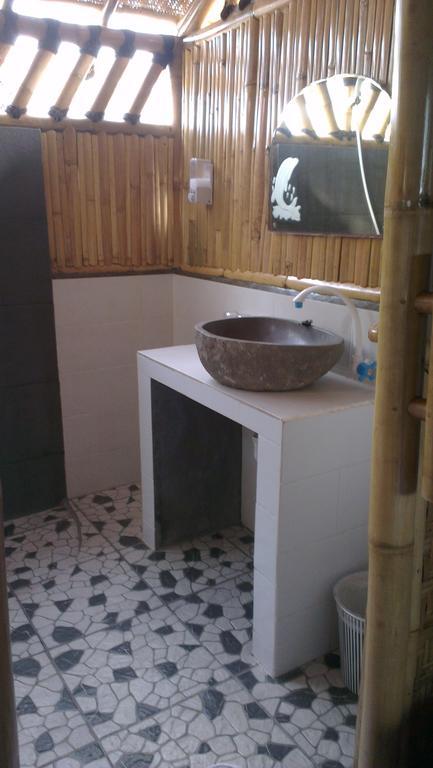 Tua Tua Keladi Bungalows Gili Air Esterno foto