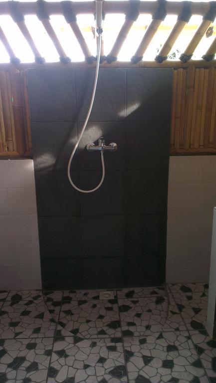 Tua Tua Keladi Bungalows Gili Air Esterno foto