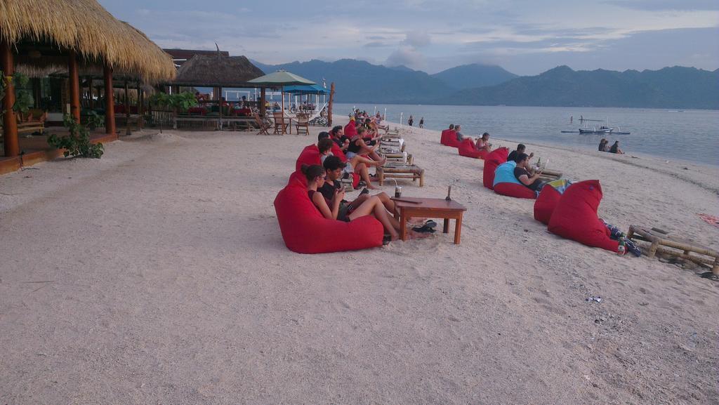 Tua Tua Keladi Bungalows Gili Air Esterno foto