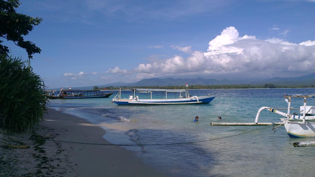 Tua Tua Keladi Bungalows Gili Air Esterno foto
